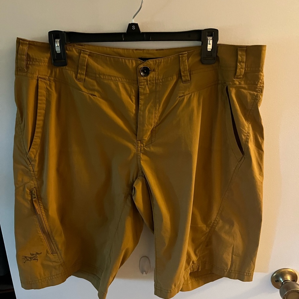 Arcteryx Lightweight shorts mens 34